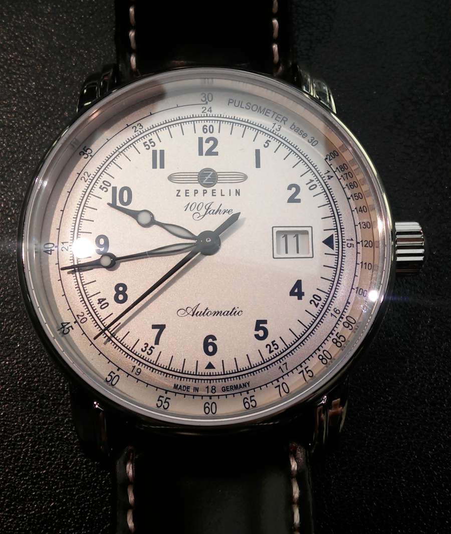 Zeppelin Automatic Pulsometer with Big Date
